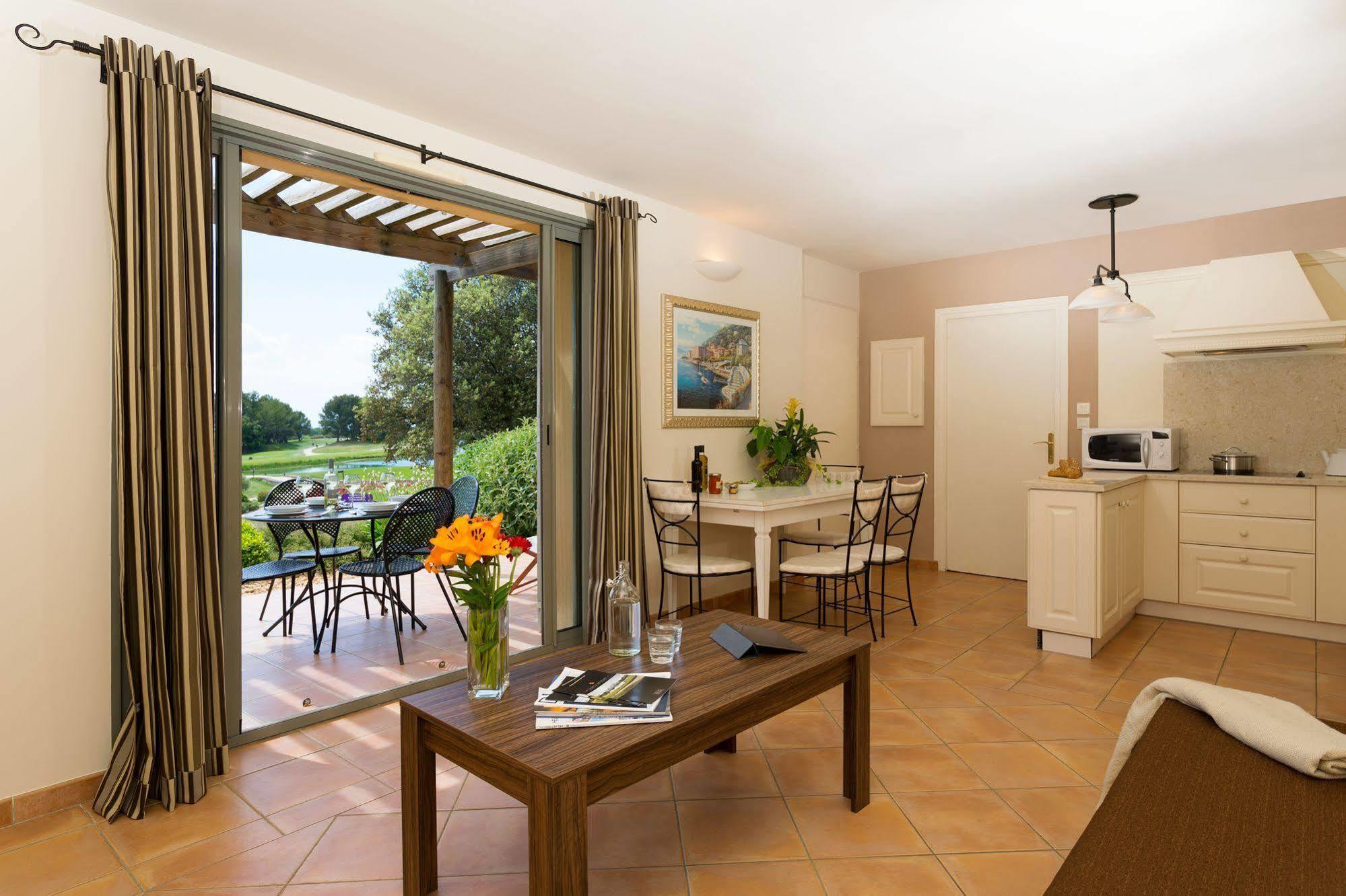 Madame Vacances Domaine Du Provence Country Club Service Premium Saumane-de-Vaucluse Zewnętrze zdjęcie